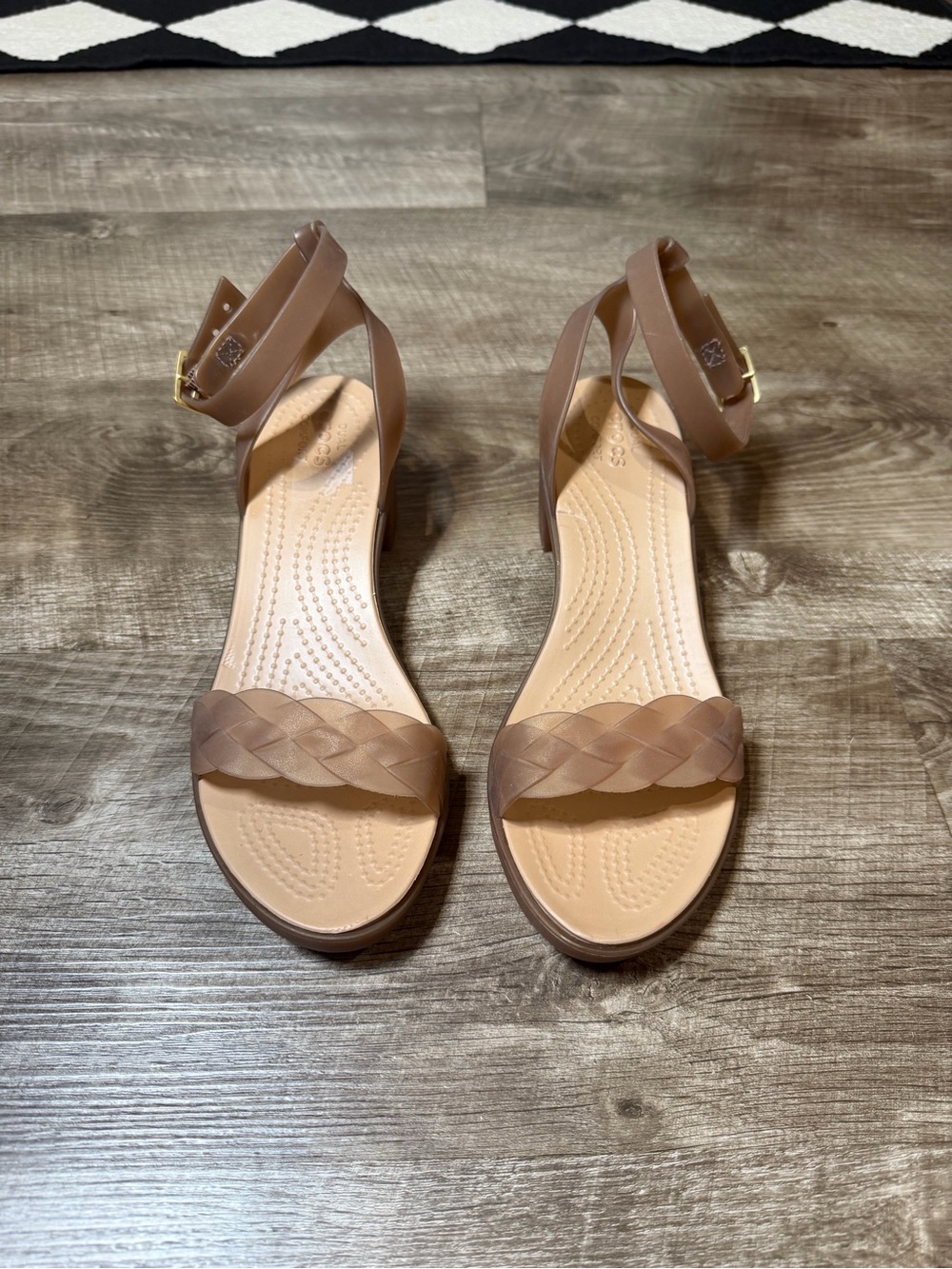 CROCS ISABELLA BLOCK HEEL SANDALS - BEIGE  WOMENS SIZE 9